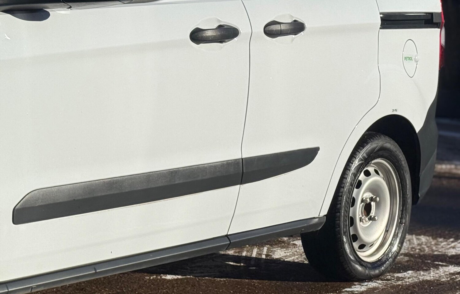 Used Ford Transit Courier 2020 for sale - 77106800: Photo 30