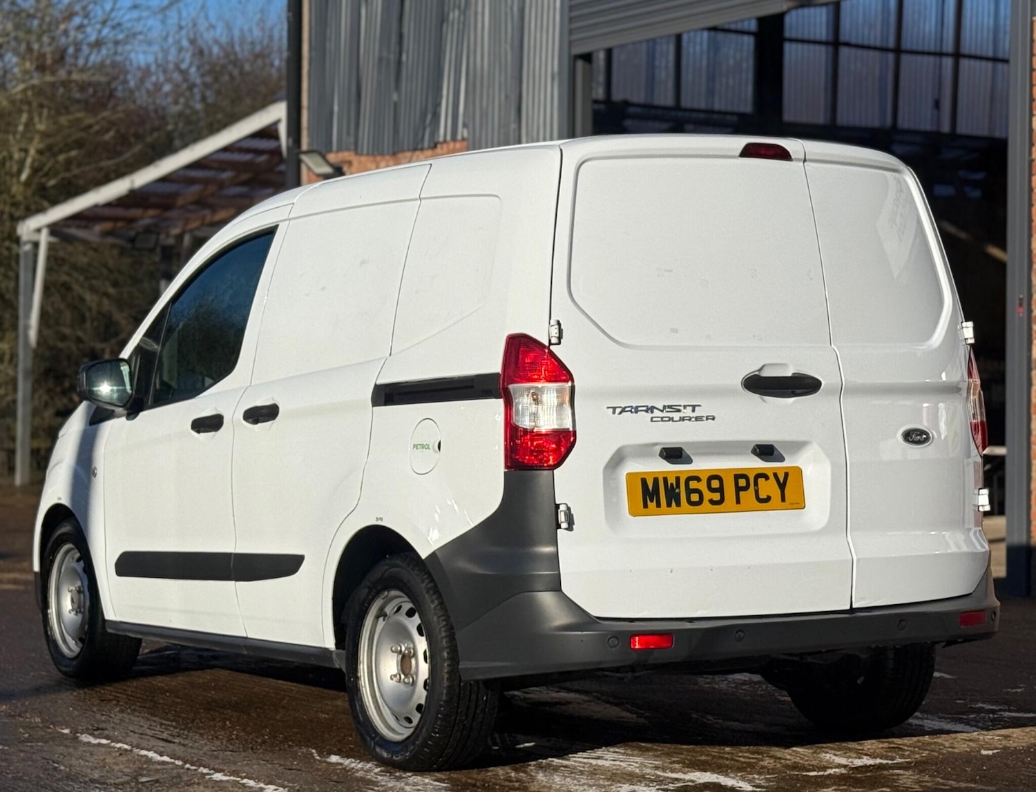 Used Ford Transit Courier 2020 for sale - 77106800: Photo 9