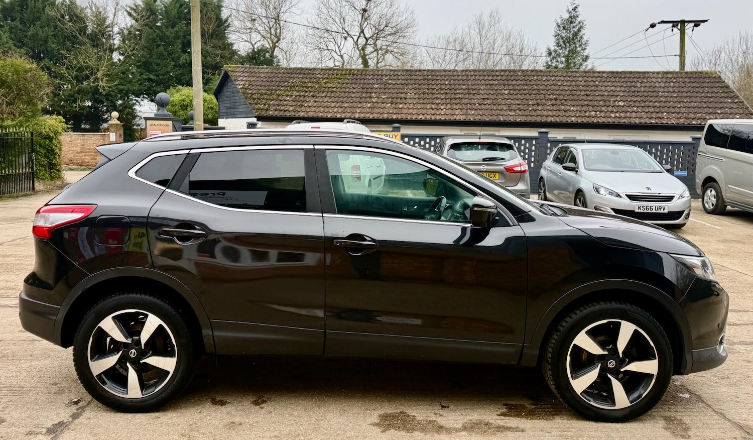 Used Nissan Qashqai 2017 for sale - 77421254: Photo 12