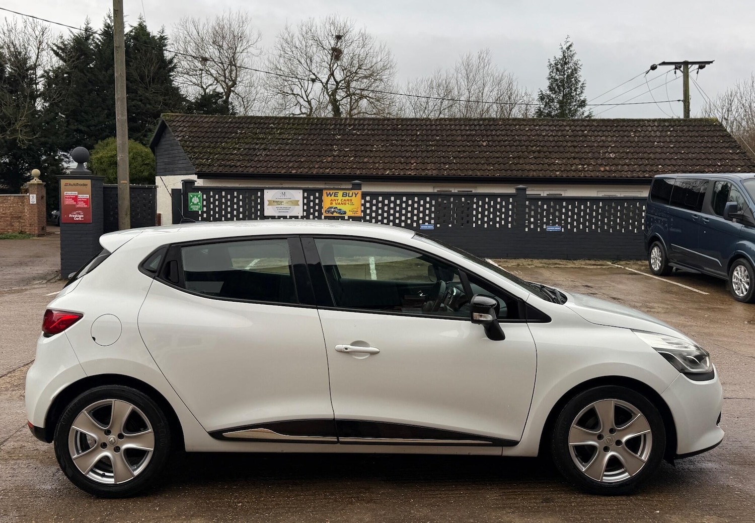 Used Renault Clio 2015 for sale - 76919070: Photo 12