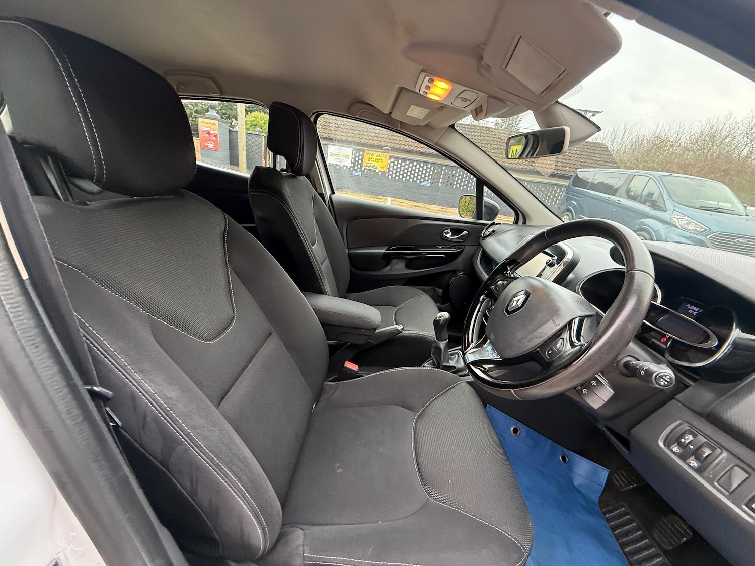 Used Renault Clio 2015 for sale - 76919070: Photo 14