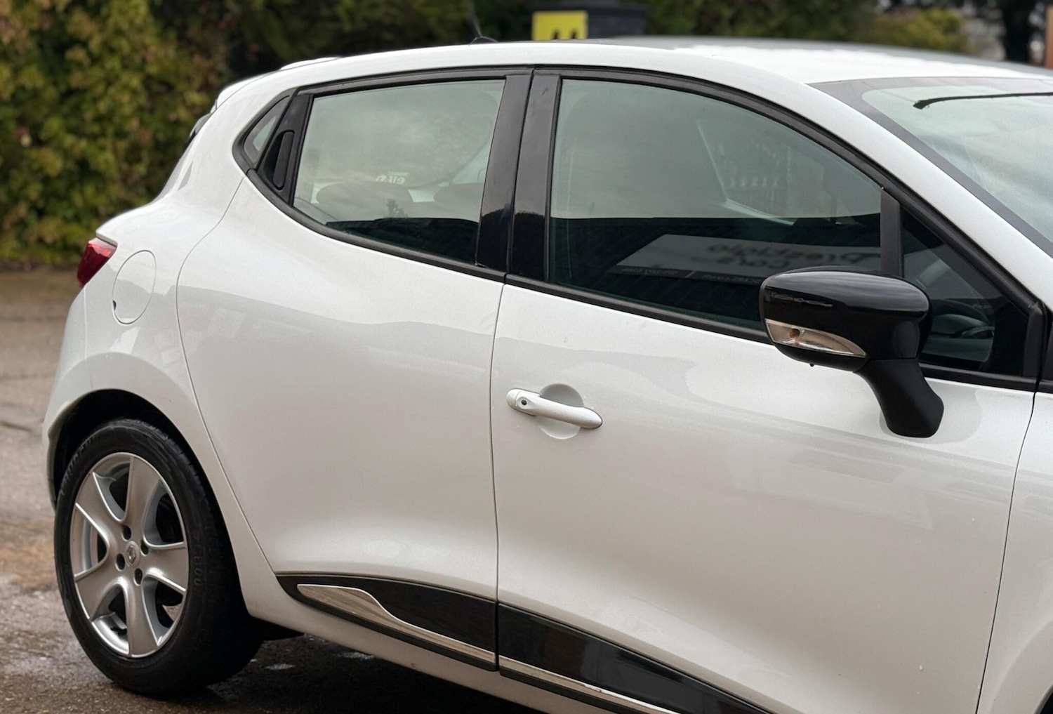 Used Renault Clio 2015 for sale - 76919070: Photo 22