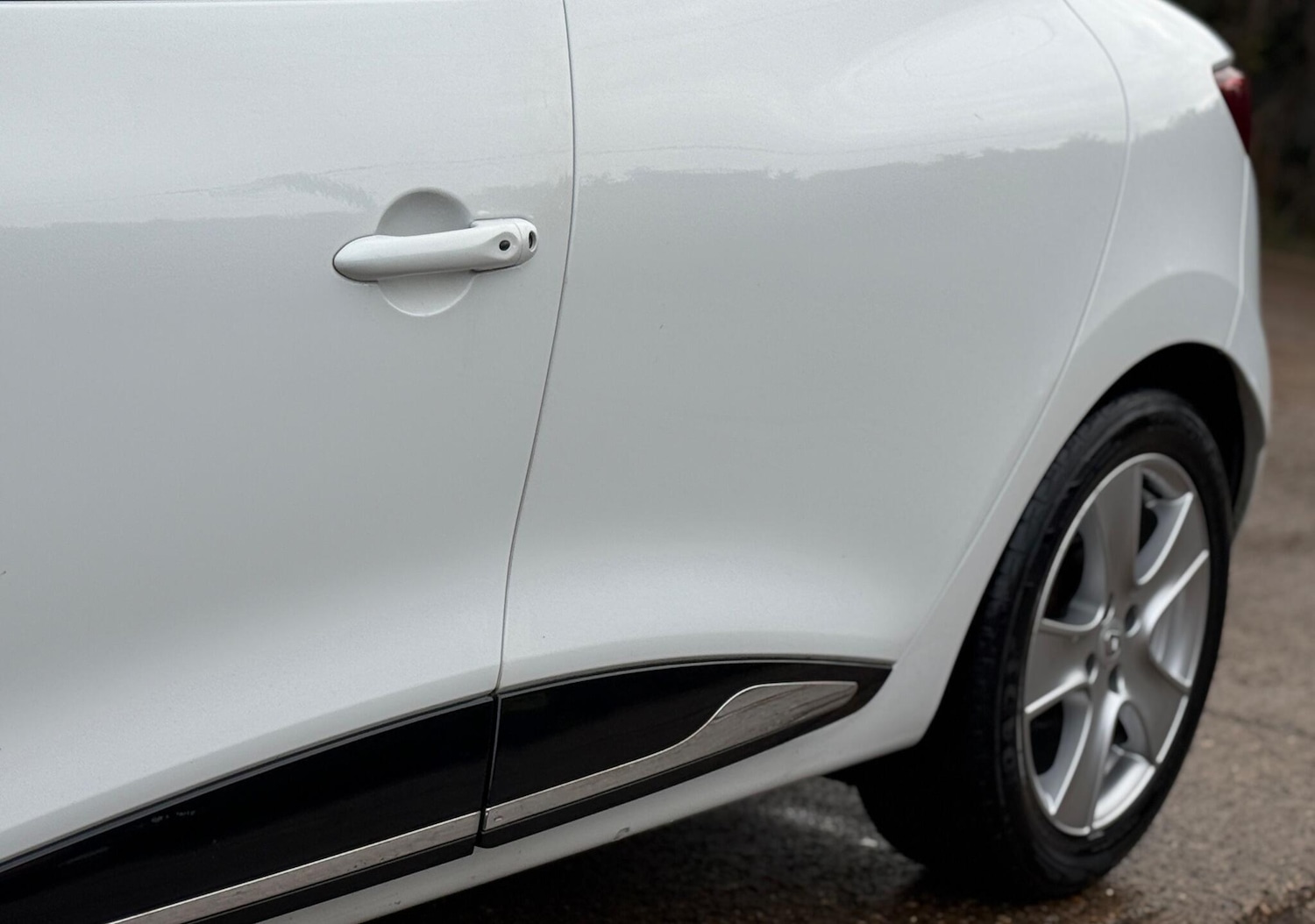 Used Renault Clio 2015 for sale - 76919070: Photo 26