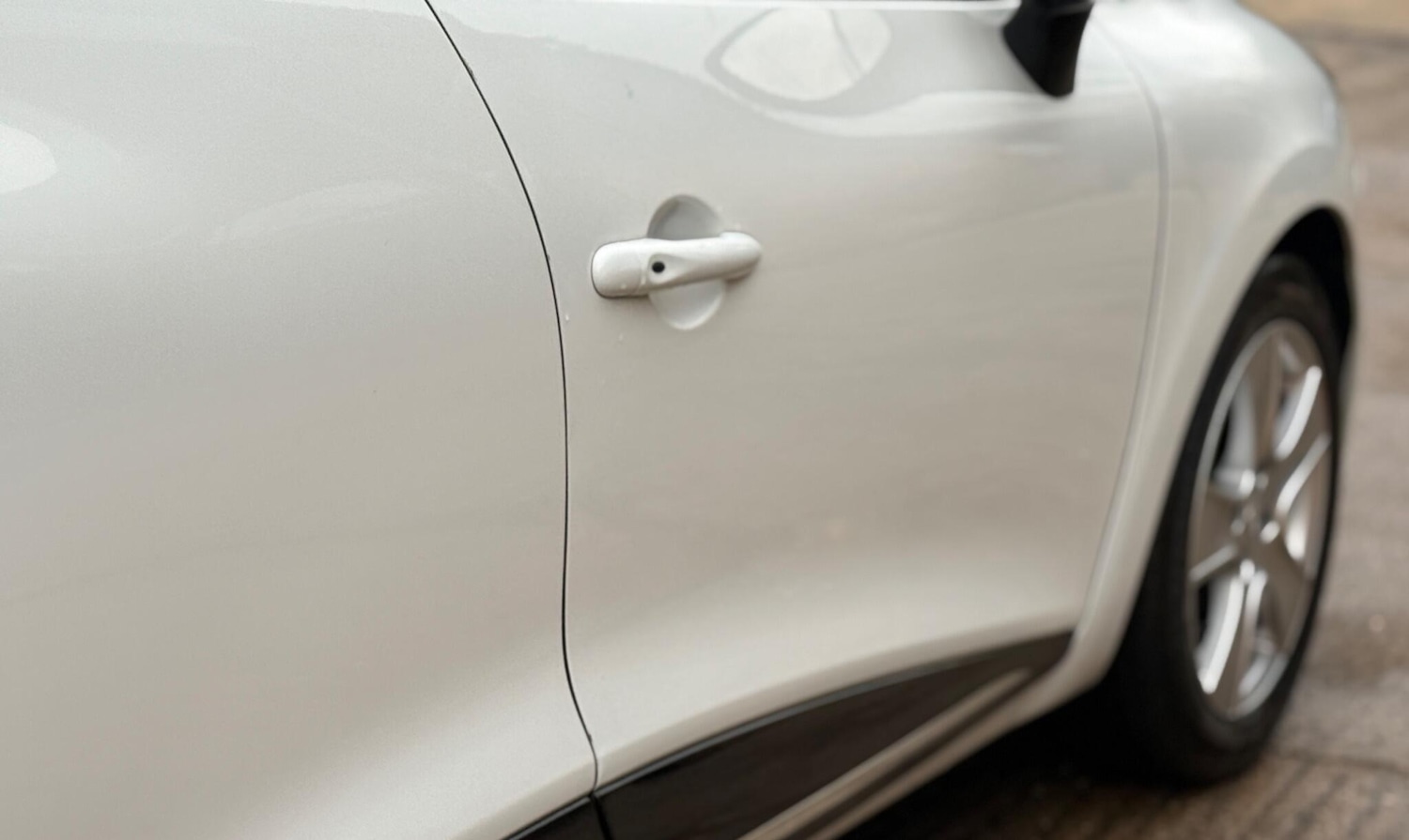 Used Renault Clio 2015 for sale - 76919070: Photo 32