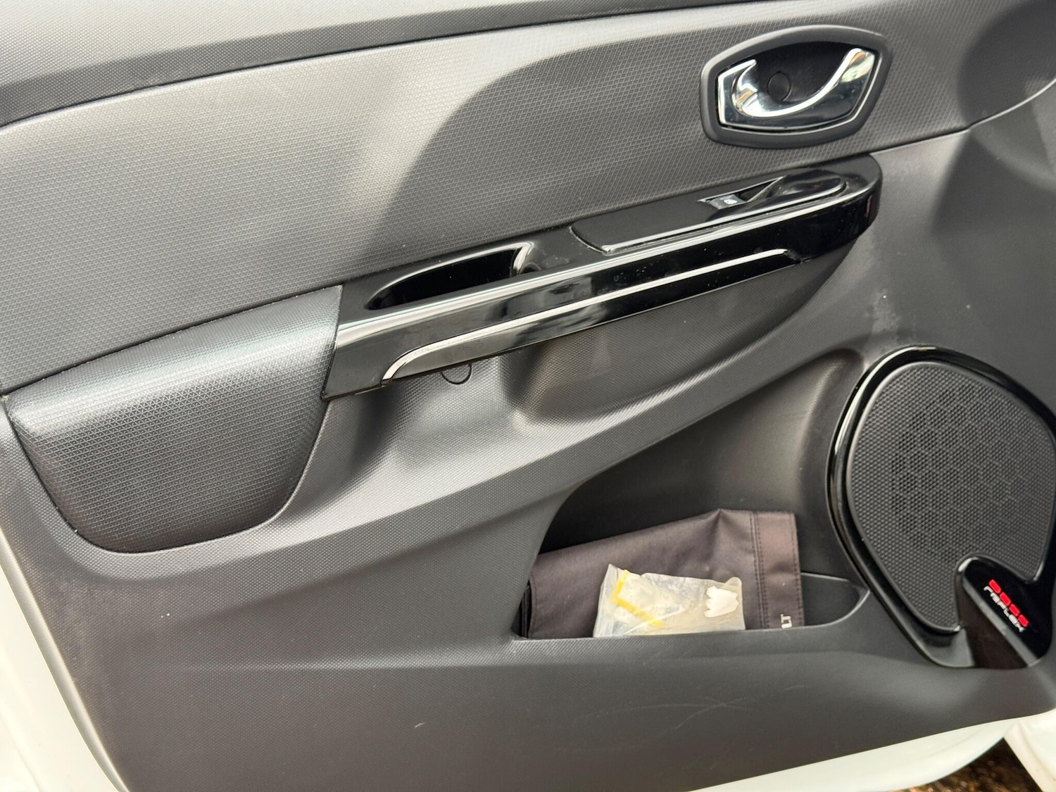 Used Renault Clio 2015 for sale - 76919070: Photo 36