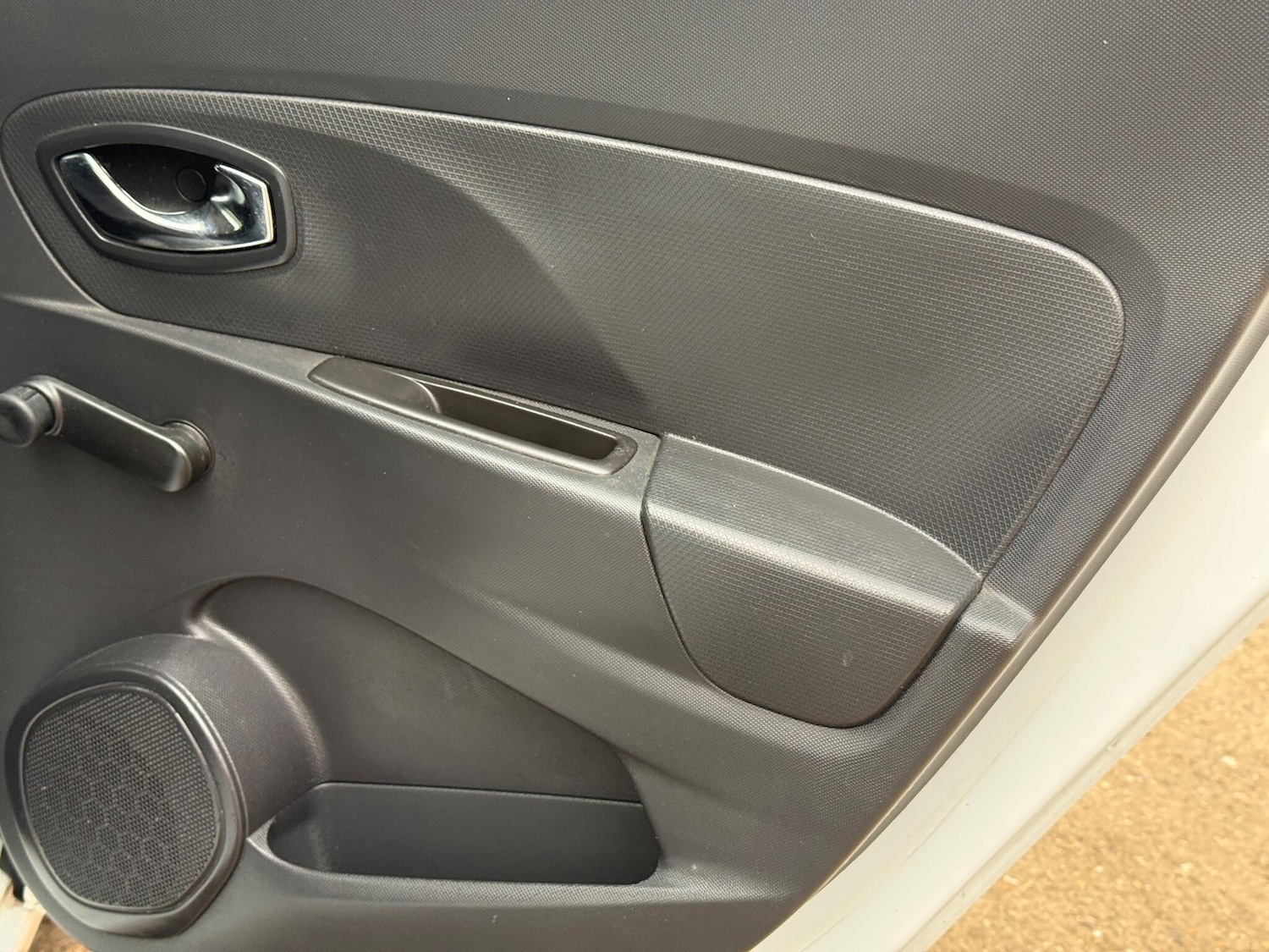 Used Renault Clio 2015 for sale - 76919070: Photo 40