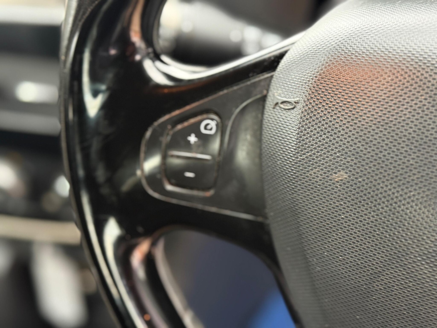 Used Renault Clio 2015 for sale - 76919070: Photo 42