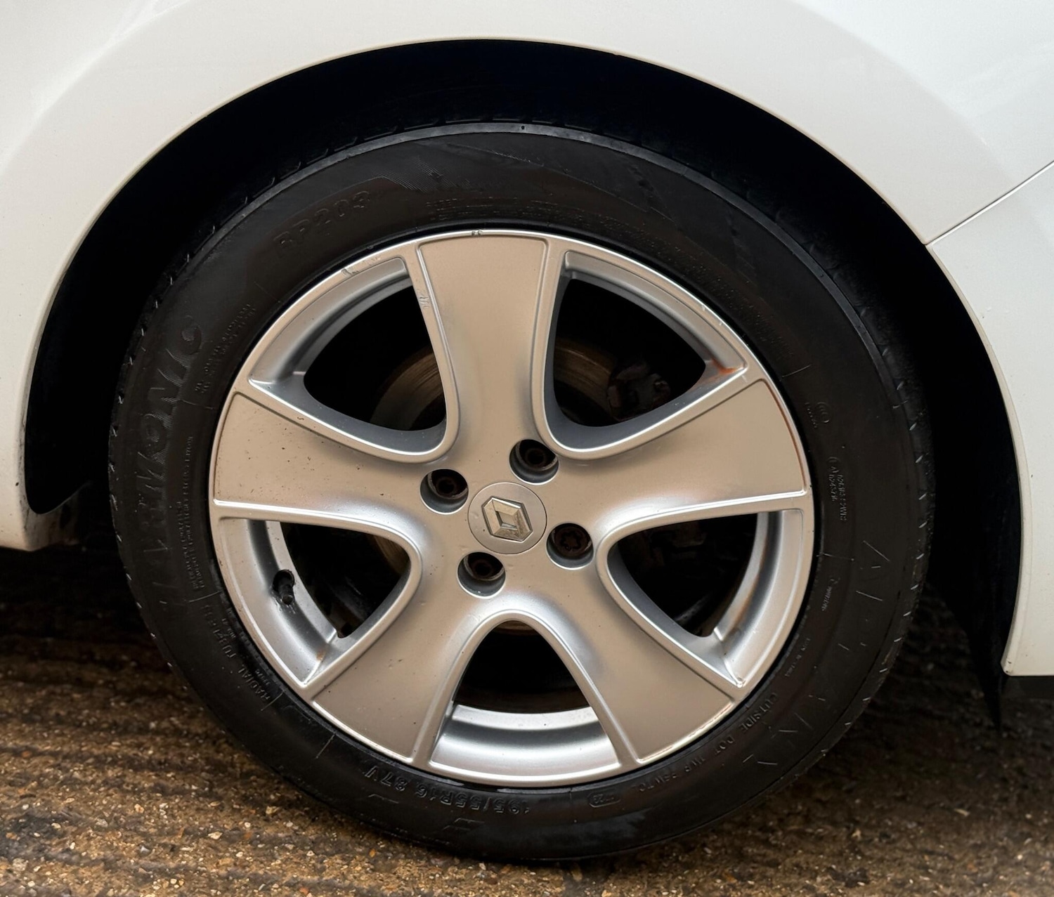 Used Renault Clio 2015 for sale - 76919070: Photo 43