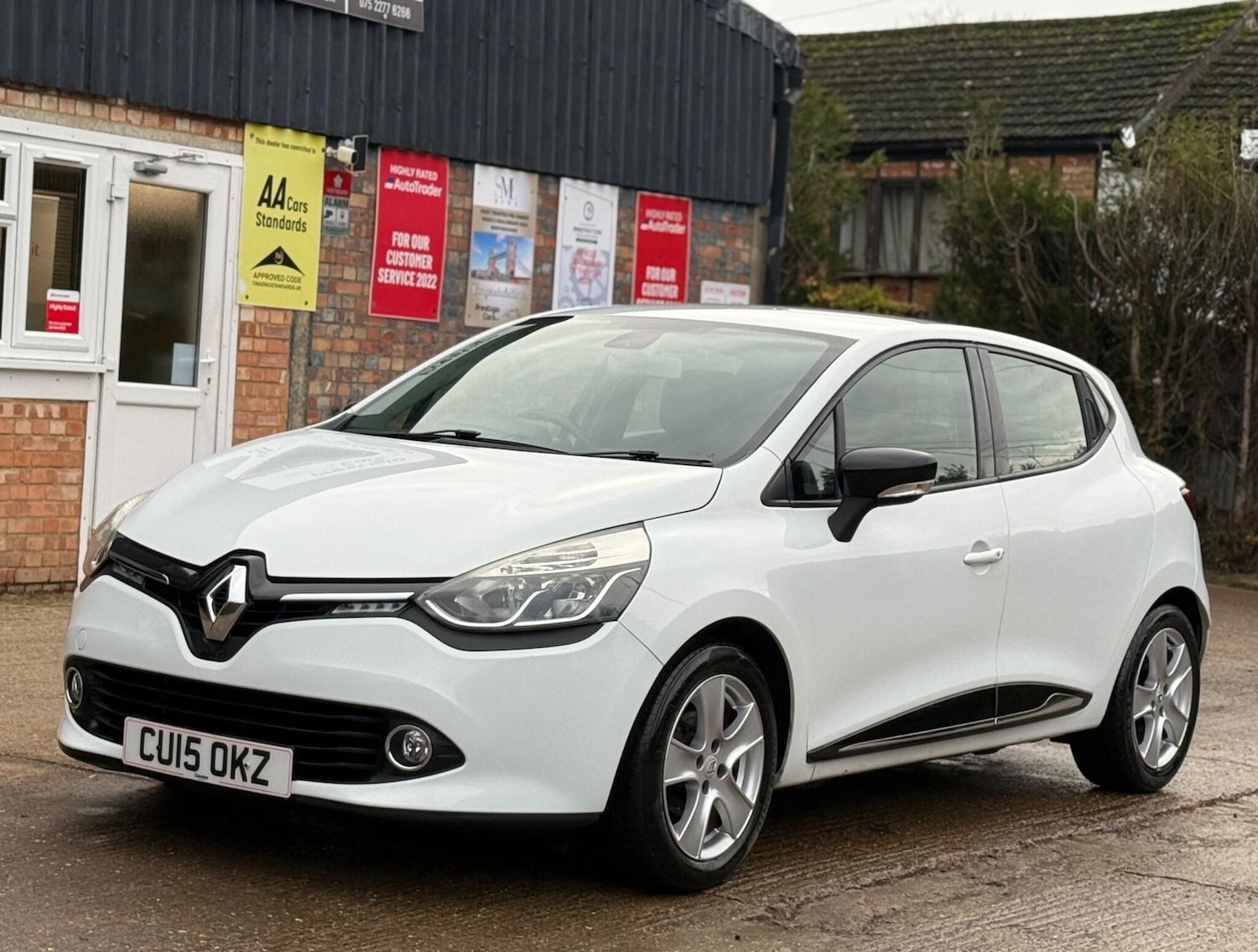 Used Renault Clio 2015 for sale - 76919070: Photo 5