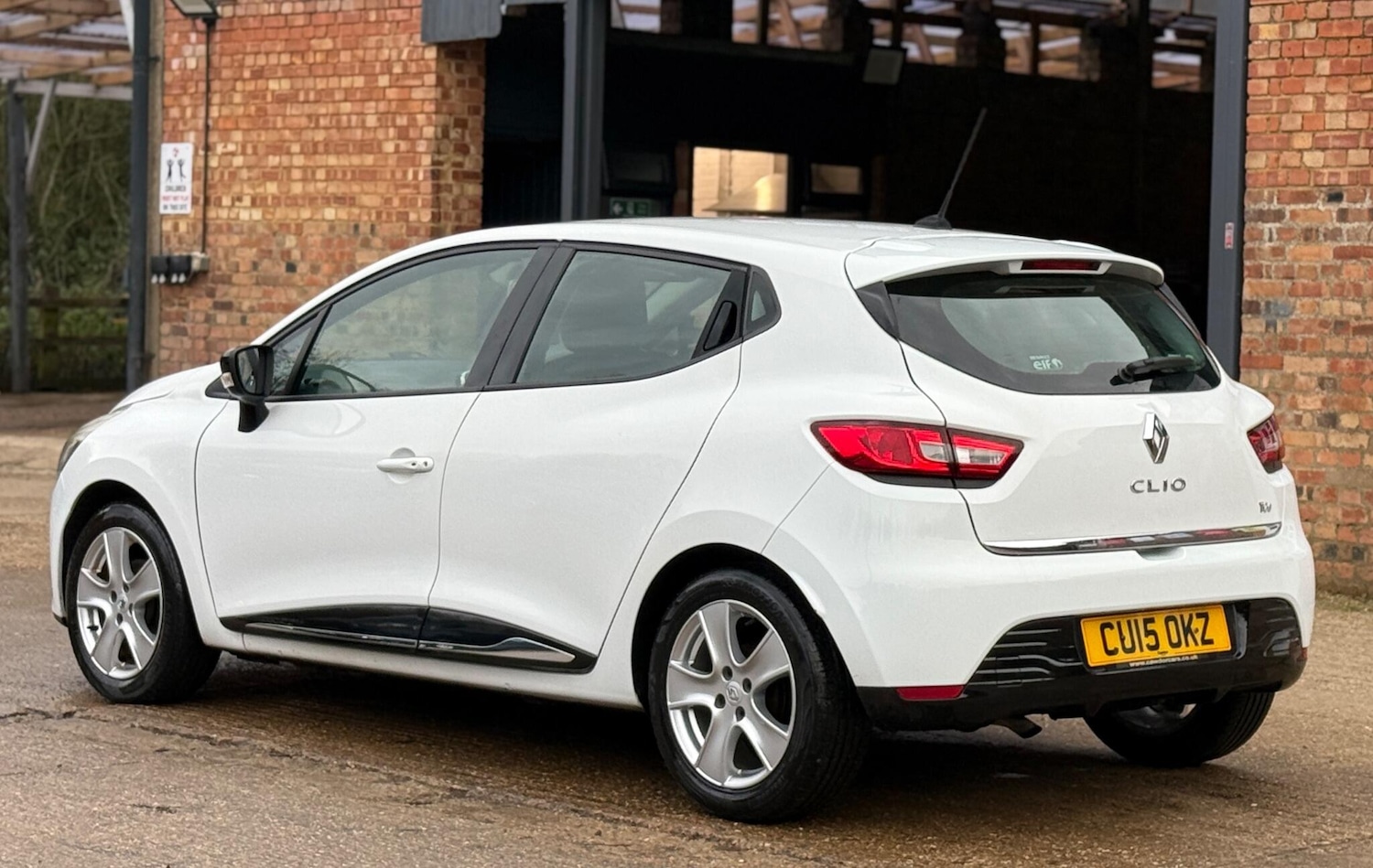 Used Renault Clio 2015 for sale - 76919070: Photo 9