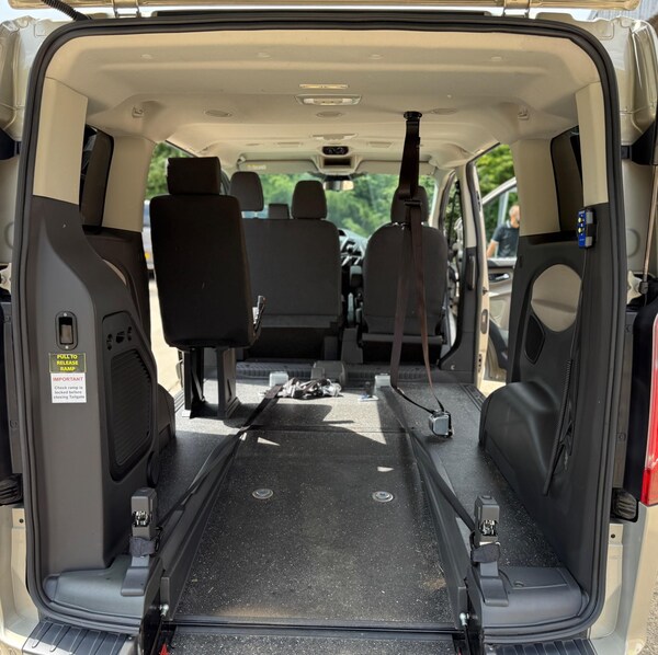 Used Ford Tourneo Custom 2017 for sale - 75361322: Photo 17