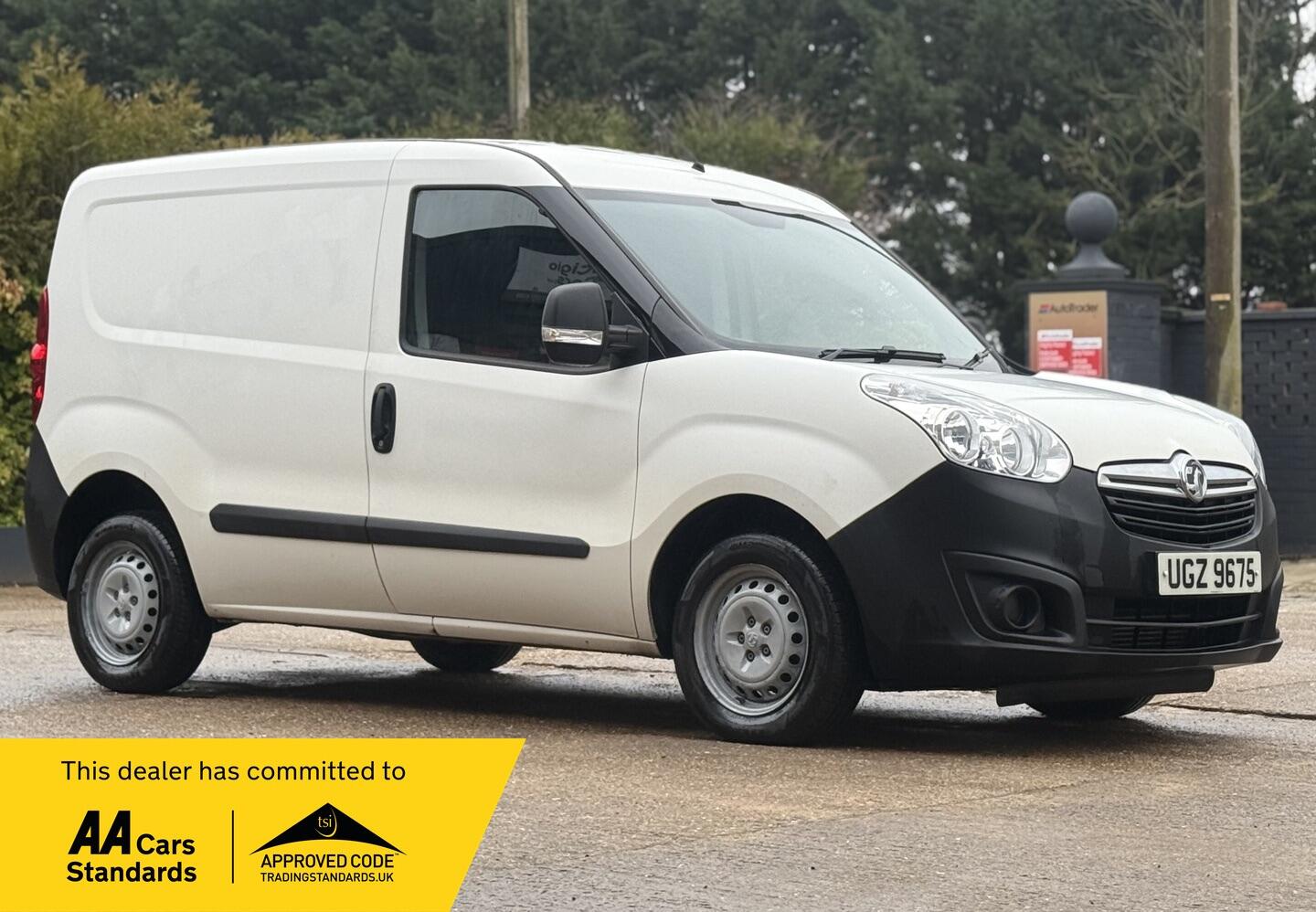 Used Vauxhall Combo 2018 for sale - 77323982: Photo 1