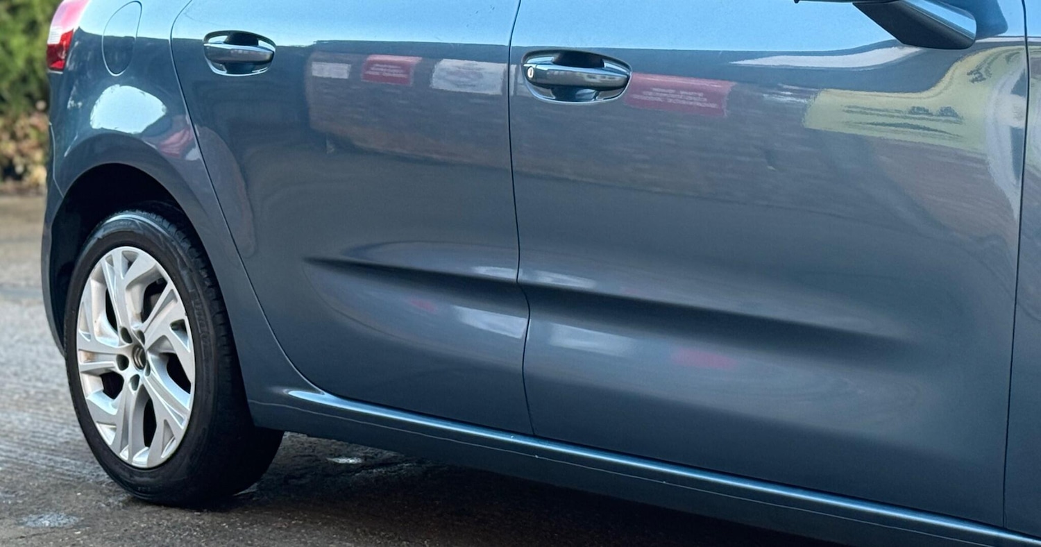 Used Citroen C4 Picasso 2015 for sale - 76949816: Photo 29