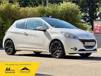Used Peugeot 208 2013 for sale - 79458468: Photo