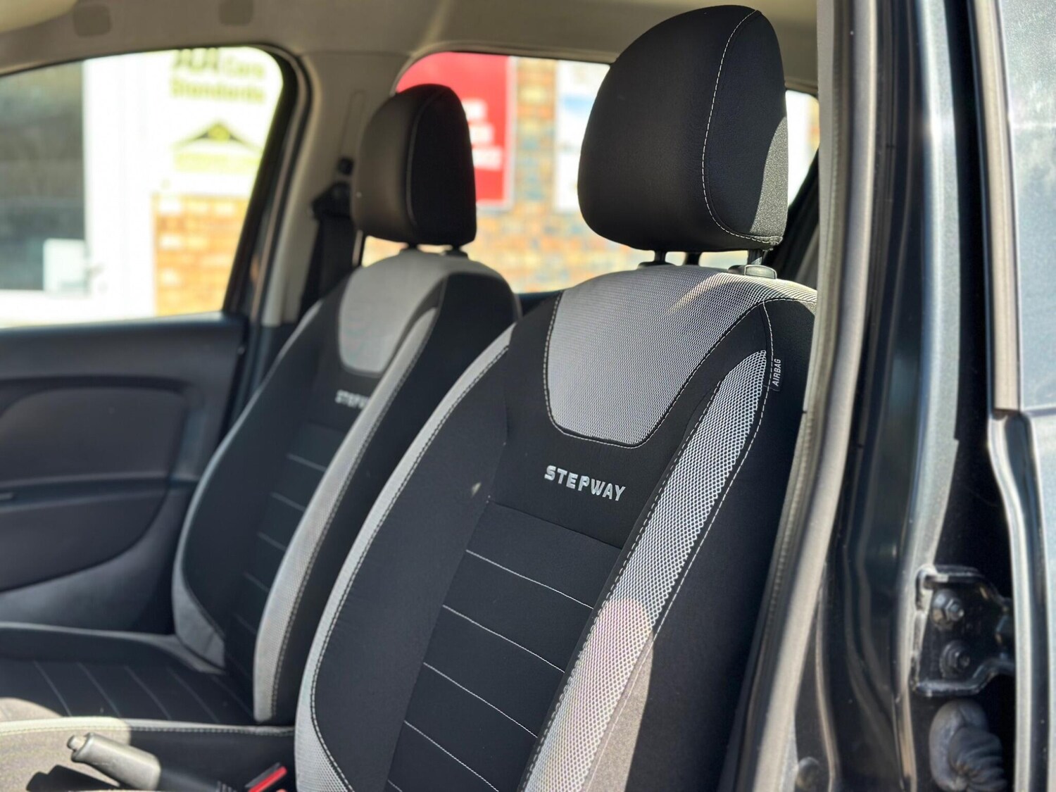 Used Dacia Sandero Stepway 2019 for sale - 76046963: Photo 36