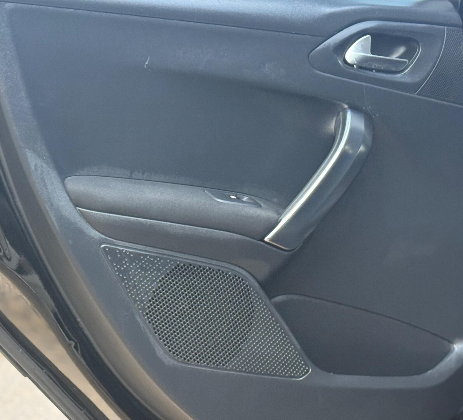 Used Peugeot 2008 2016 for sale - 77128644: Photo 22