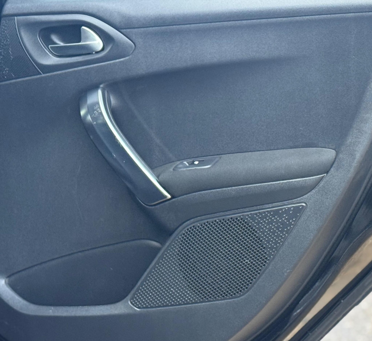 Used Peugeot 2008 2016 for sale - 77128644: Photo 24