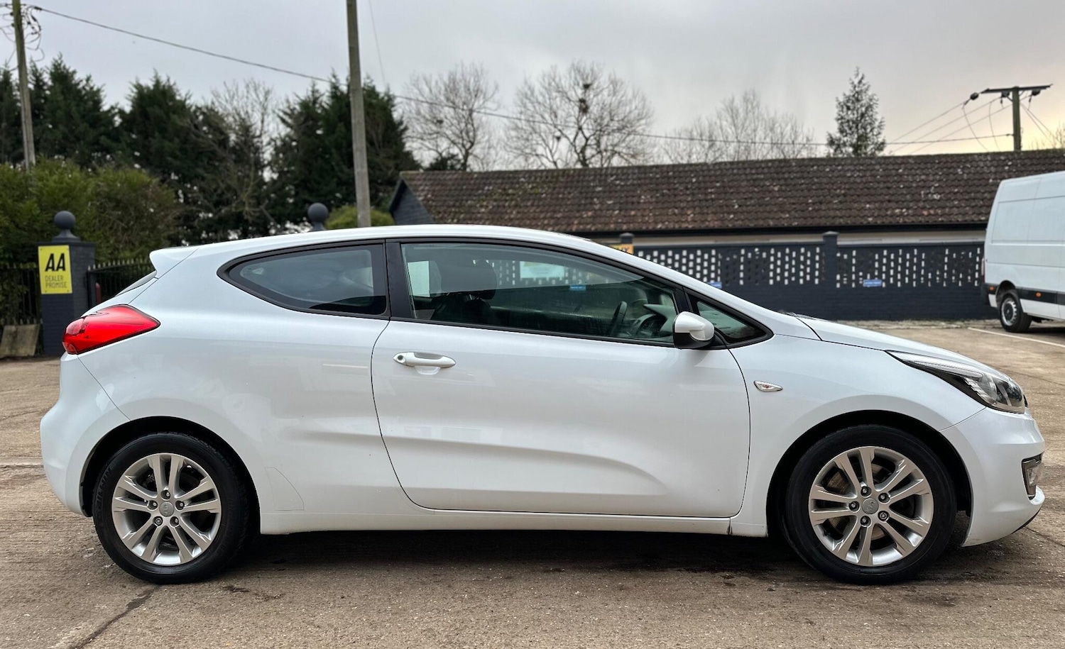 Used Kia Pro Ceed 2014 for sale - 77084143: Photo 12