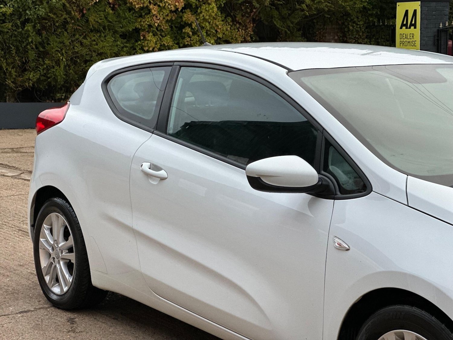 Used Kia Pro Ceed 2014 for sale - 77084143: Photo 18