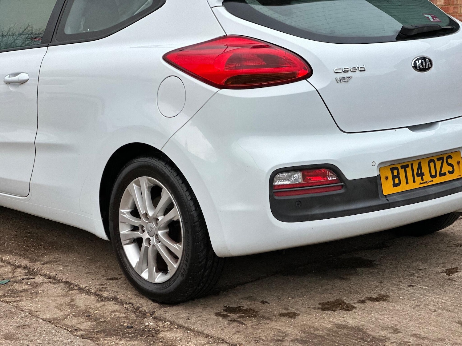 Used Kia Pro Ceed 2014 for sale - 77084143: Photo 24