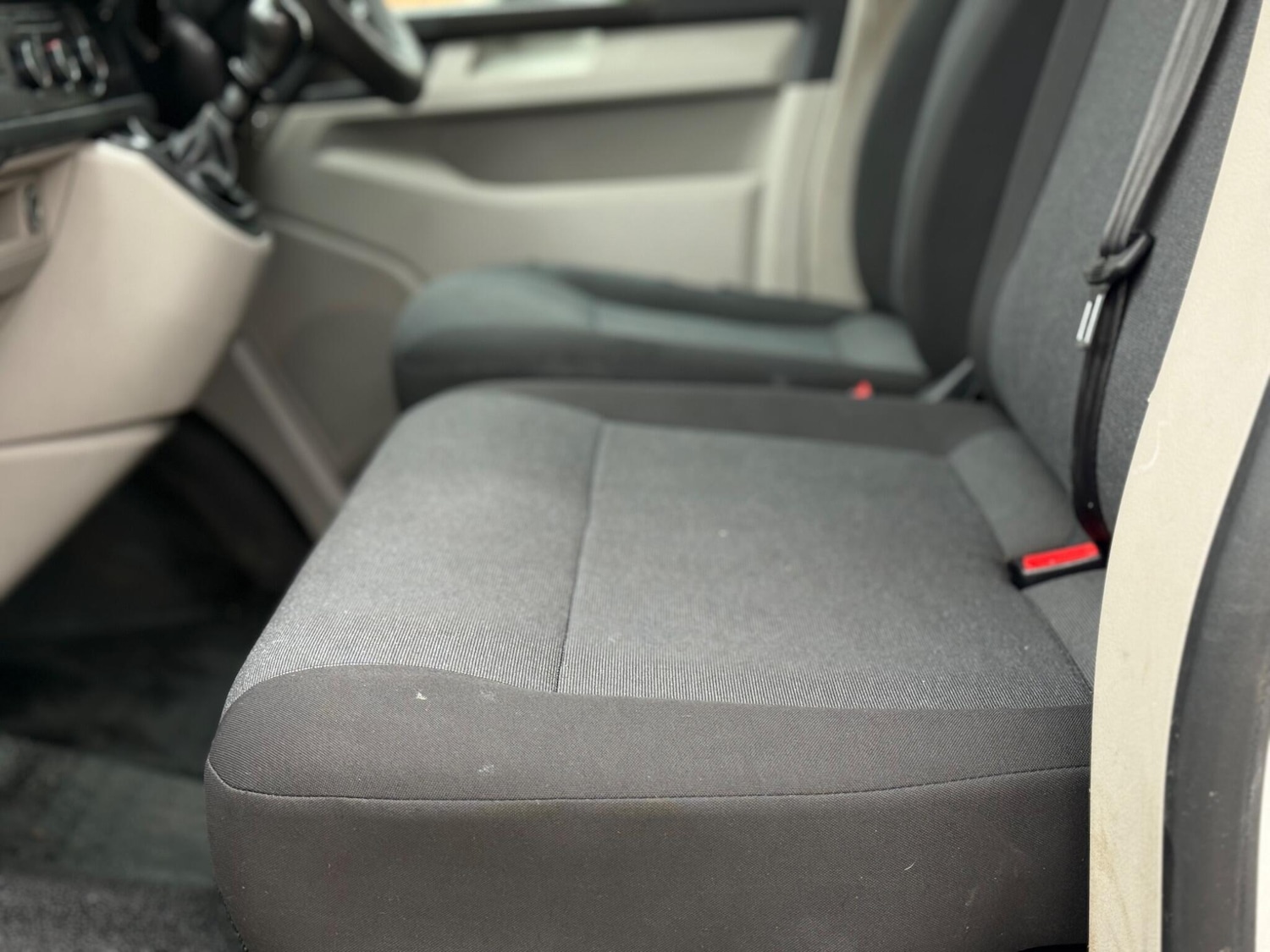 Used Volkswagen Transporter 2018 for sale - 78098376: Photo 26