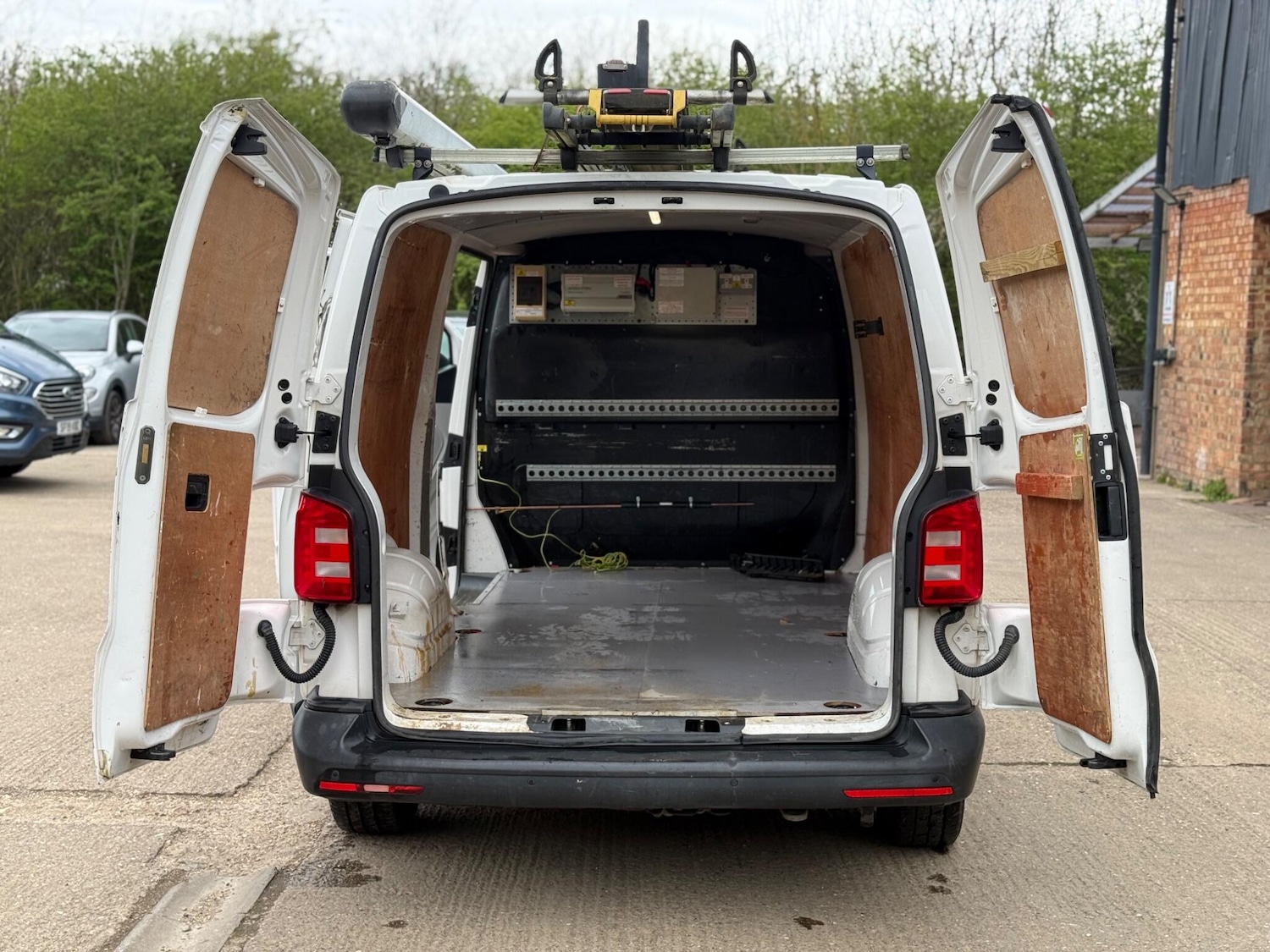 Used Volkswagen Transporter 2018 for sale - 78098376: Photo 31