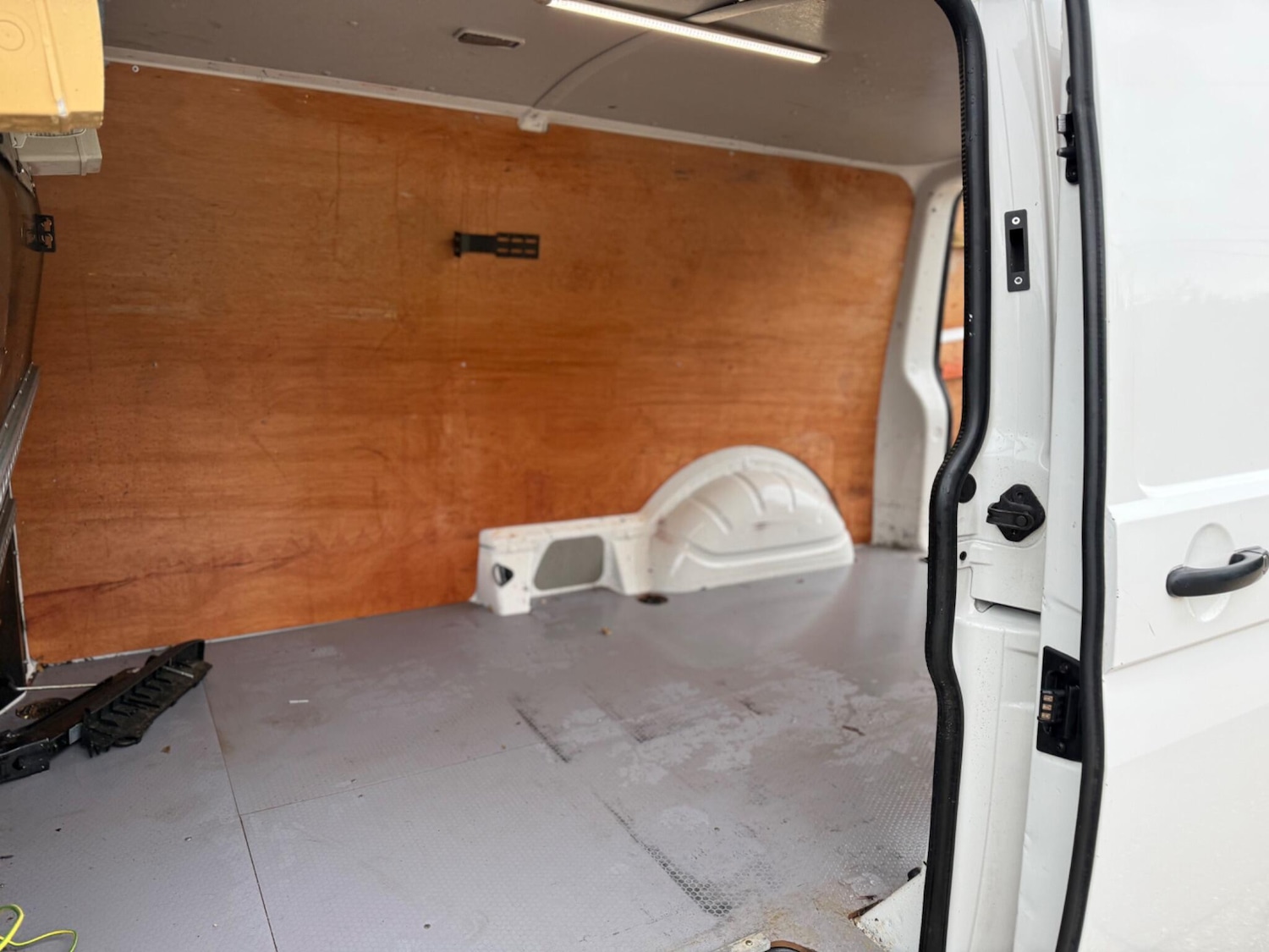 Used Volkswagen Transporter 2018 for sale - 78098376: Photo 33