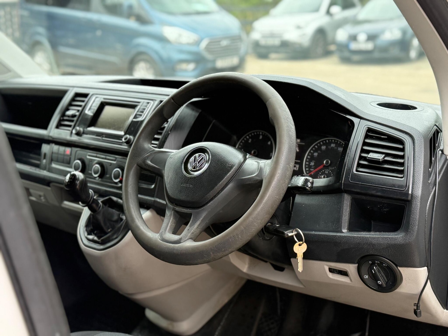 Used Volkswagen Transporter 2018 for sale - 78098376: Photo 9