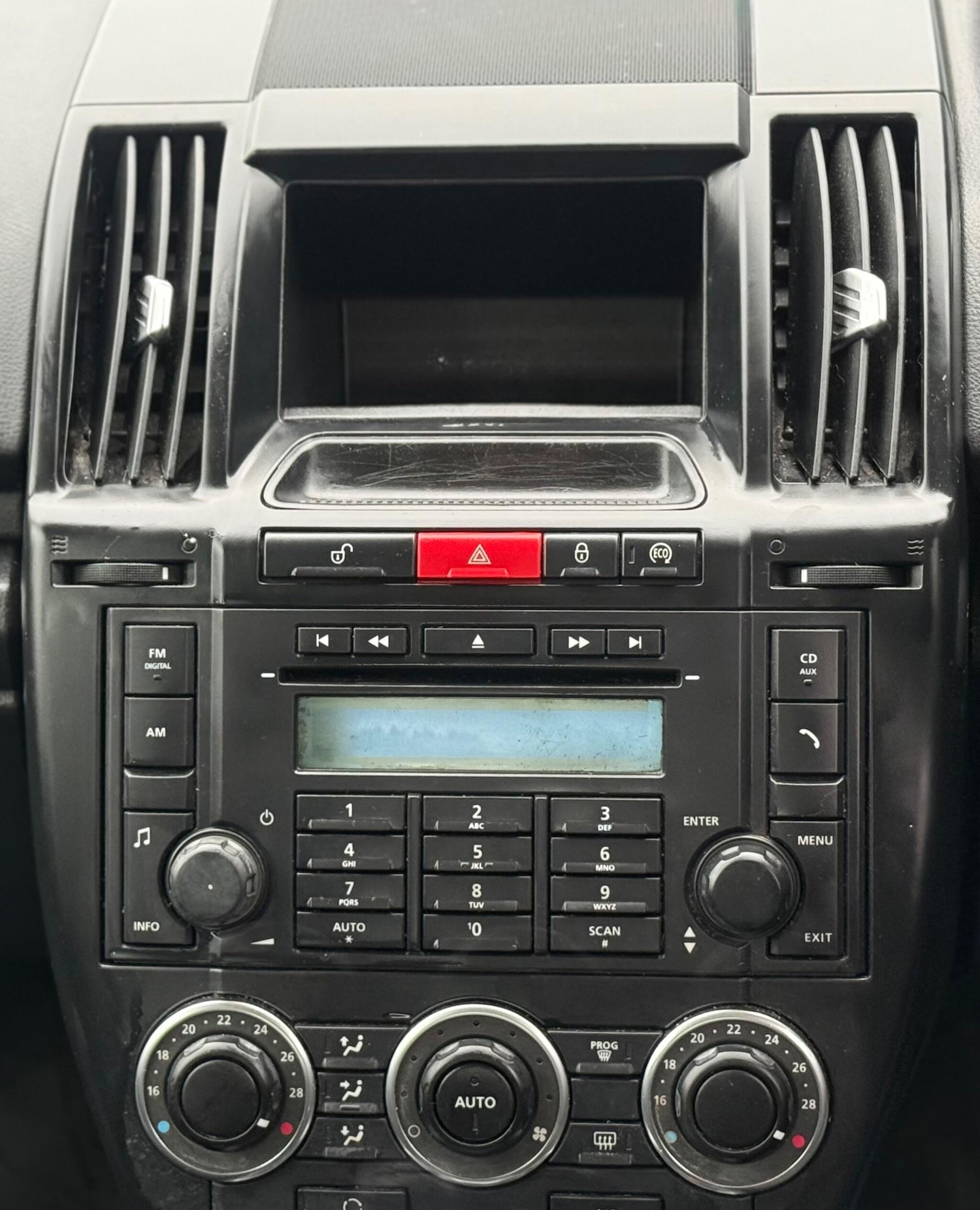 Used Land Rover Freelander 2 2012 for sale - 76236855: Photo 24