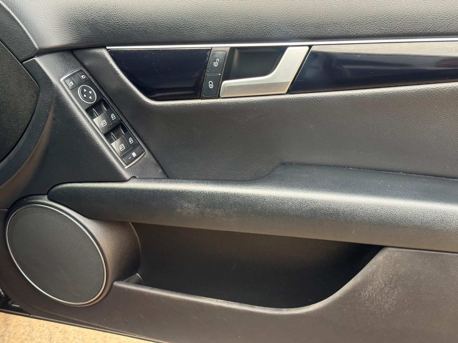 Used Mercedes-Benz C Class 2012 for sale - 77582498: Photo 33