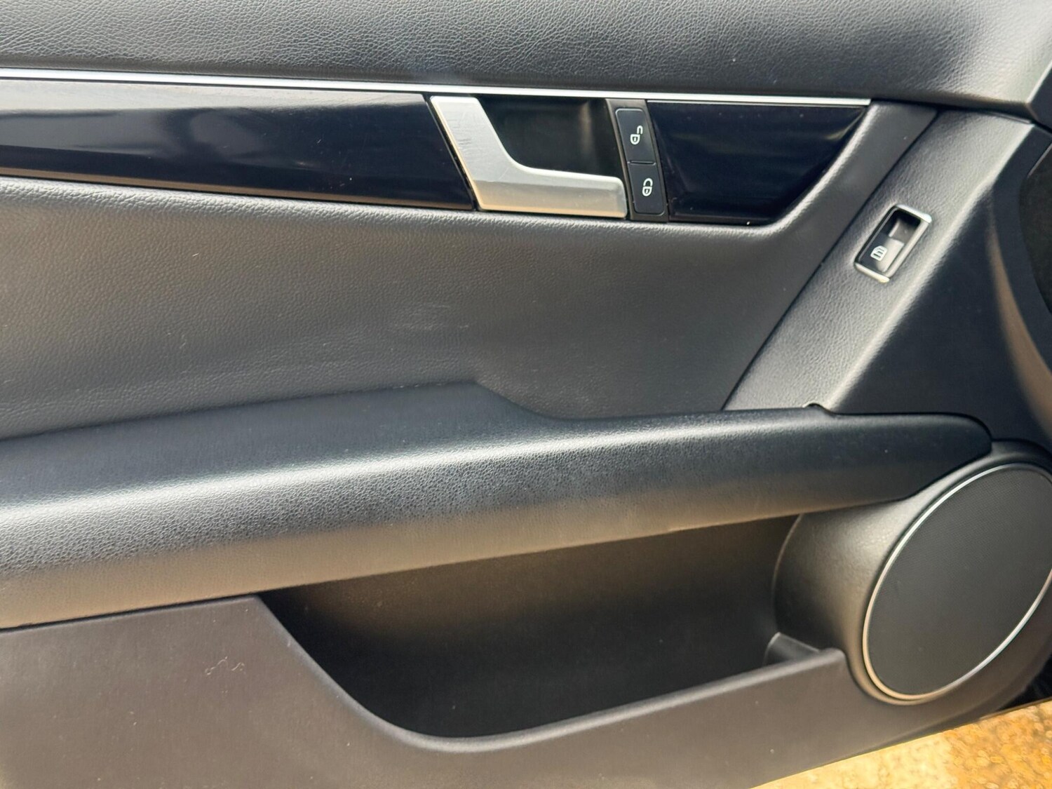 Used Mercedes-Benz C Class 2012 for sale - 77582498: Photo 36