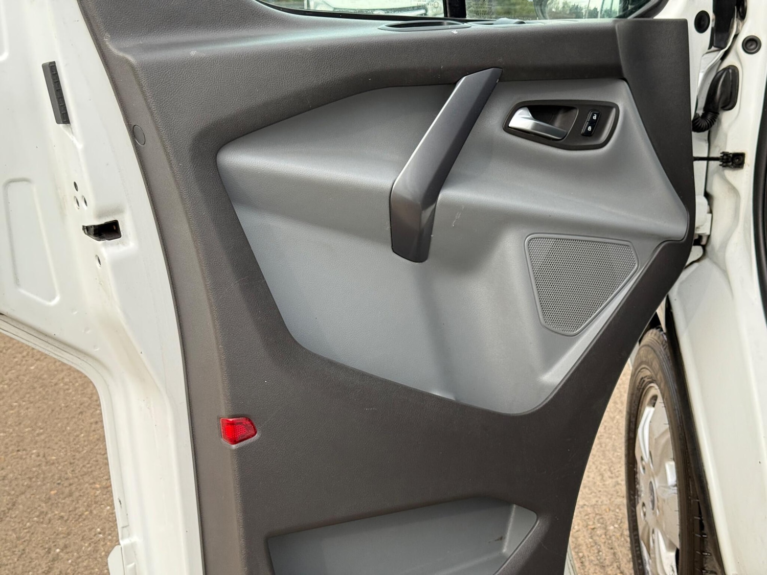 Used Ford Transit Custom 2017 for sale - 76143649: Photo 24