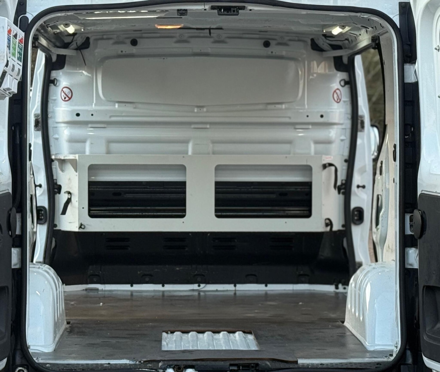 Used Vauxhall Vivaro 2016 for sale - 77159442: Photo 15