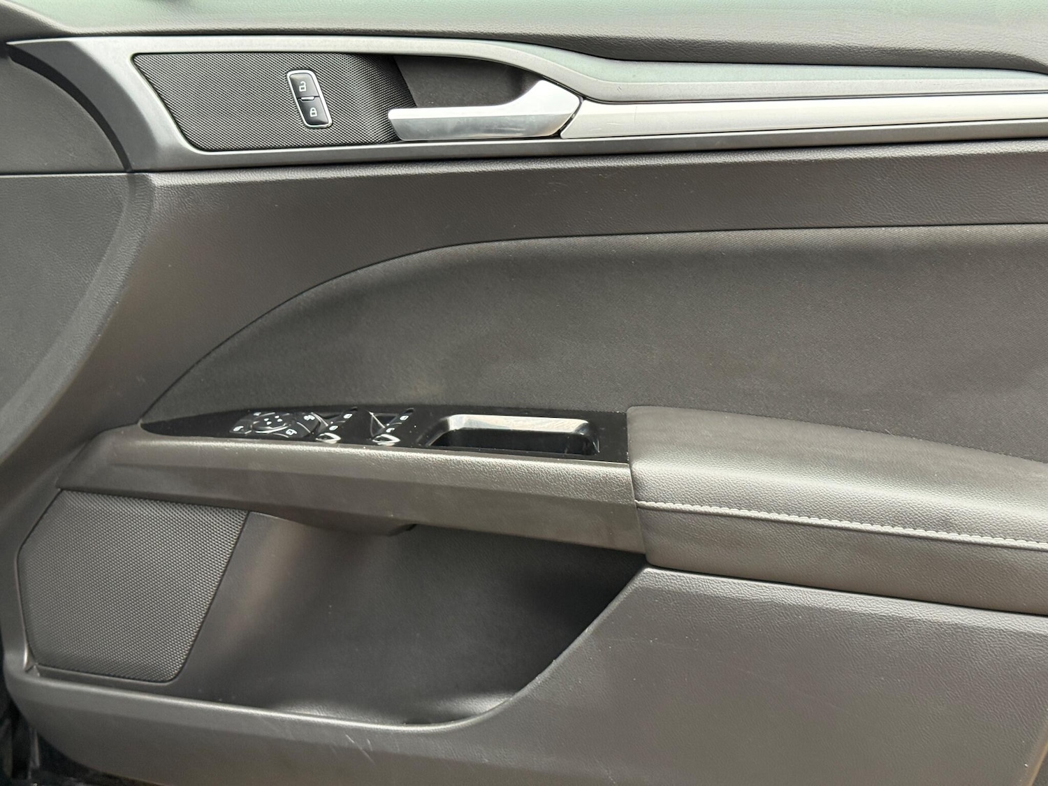 Used Ford Mondeo 2016 for sale - 76557777: Photo 33