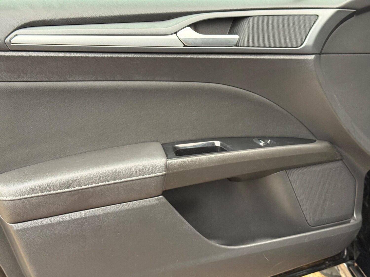 Used Ford Mondeo 2016 for sale - 76557777: Photo 37