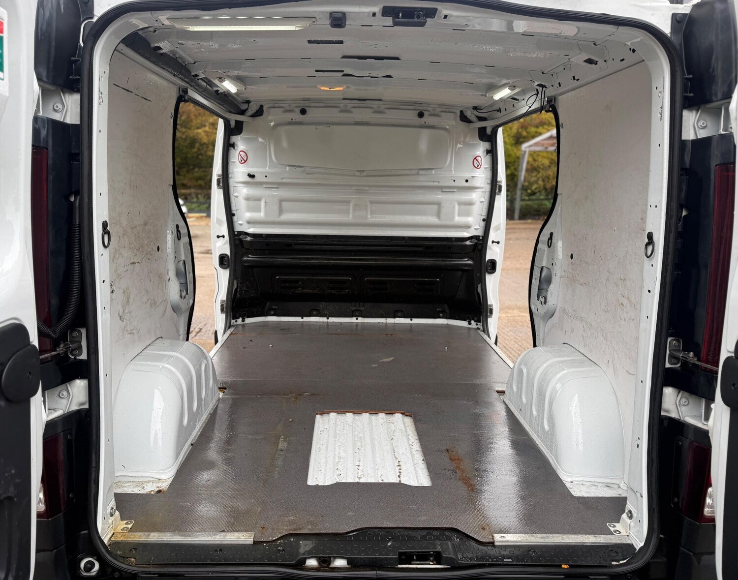 Used Vauxhall Vivaro 2016 for sale - 76352971: Photo 16