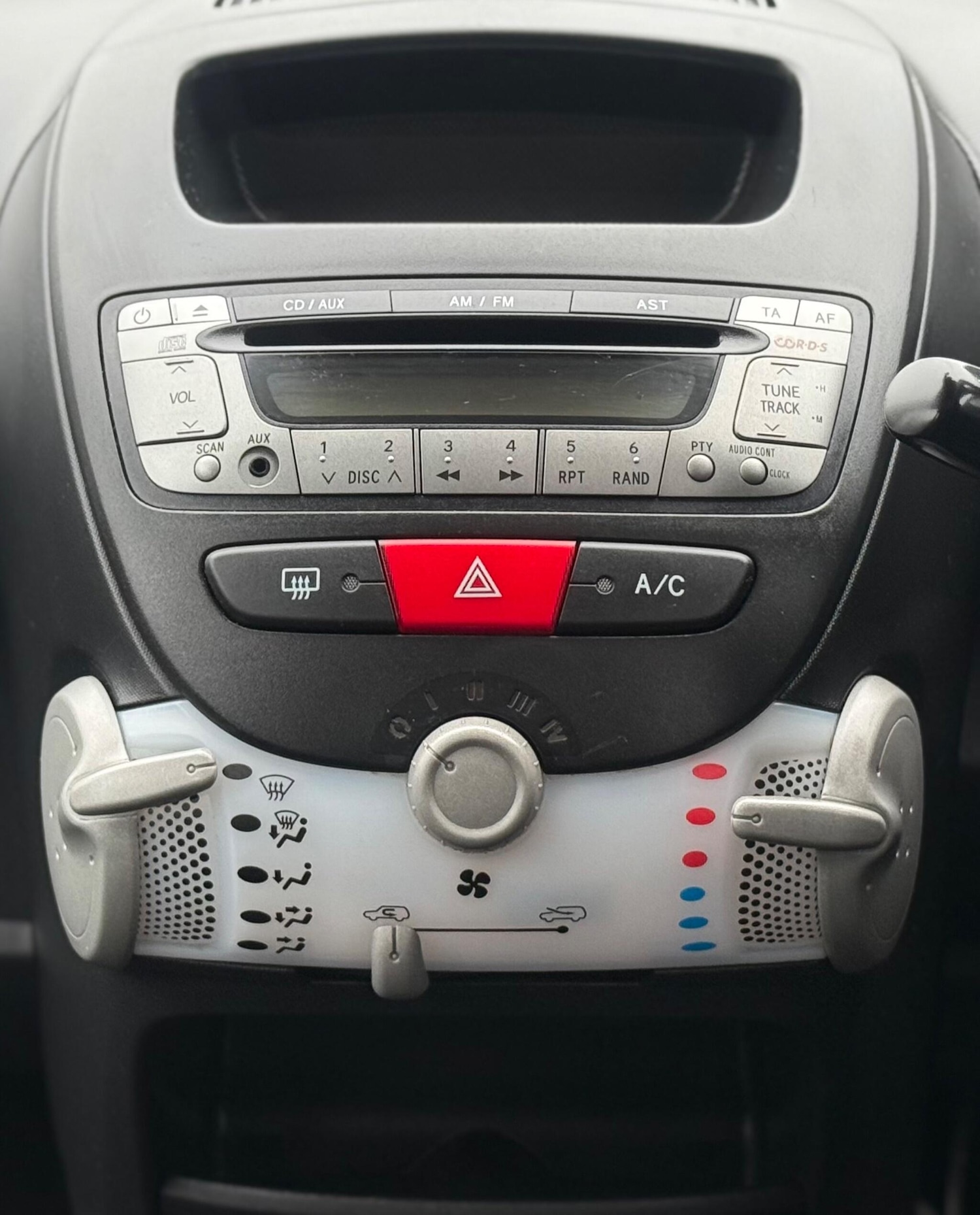 Used Peugeot 107 2014 for sale - 77048336: Photo 26