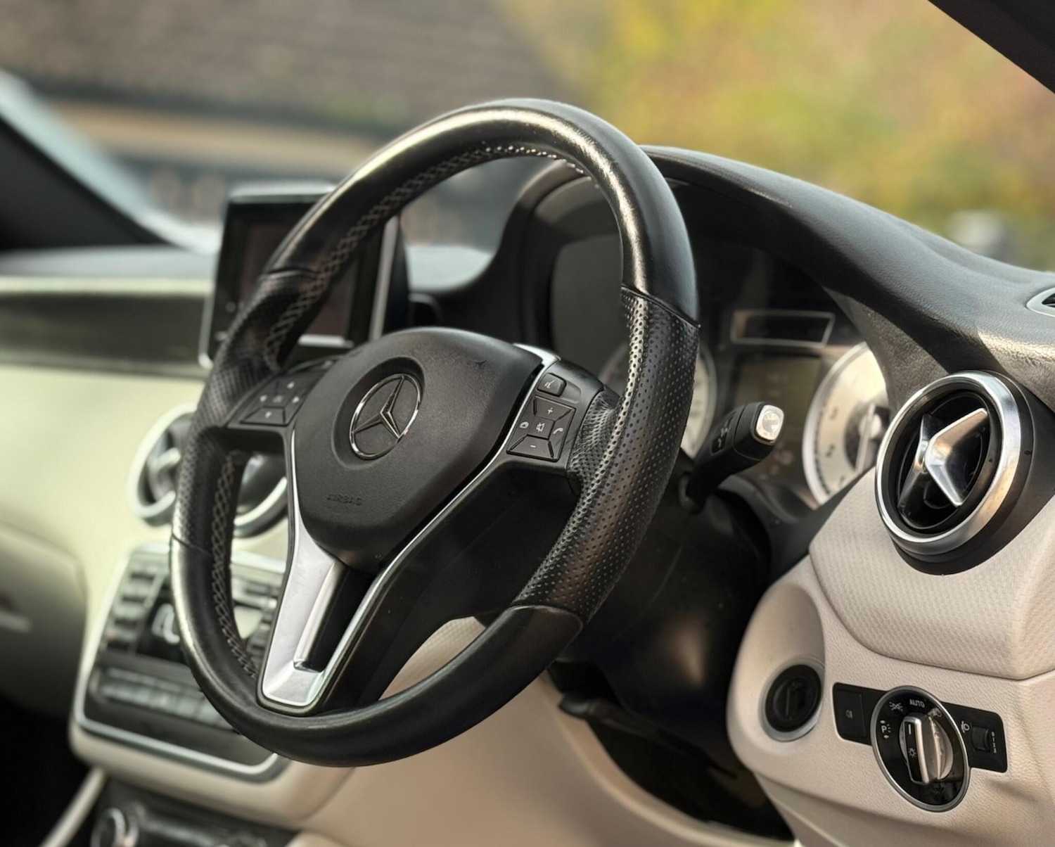 Used Mercedes-Benz A-Class 2013 for sale - 76595685: Photo 12