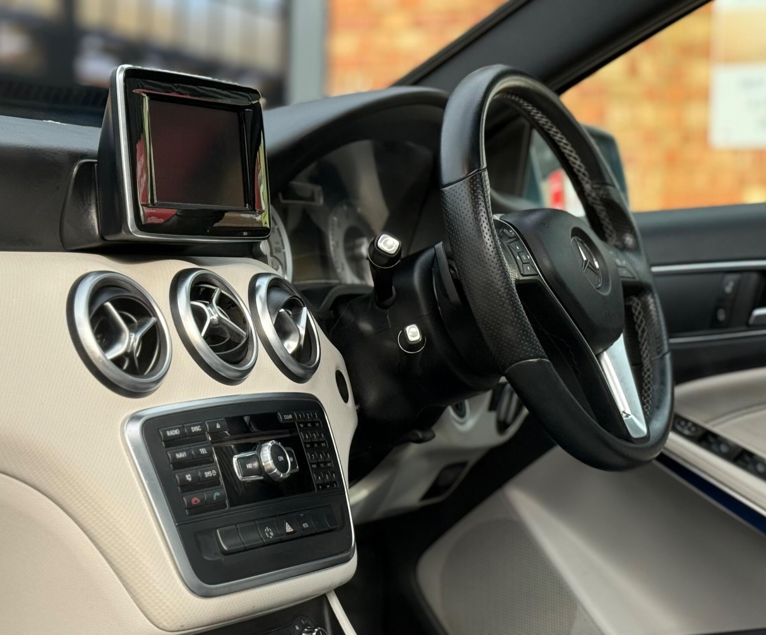 Used Mercedes-Benz A-Class 2013 for sale - 76595685: Photo 16