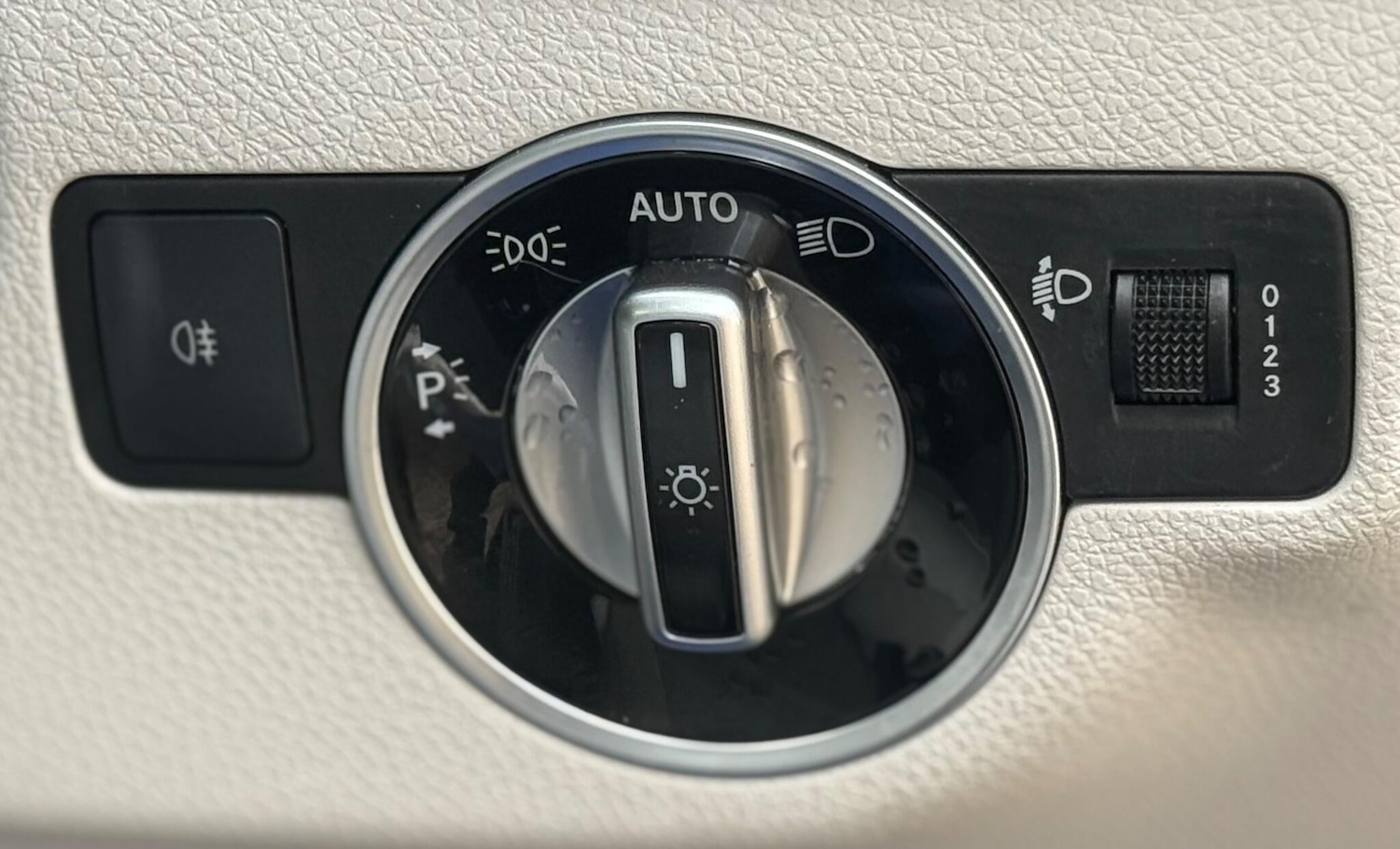 Used Mercedes-Benz A-Class 2013 for sale - 76595685: Photo 40