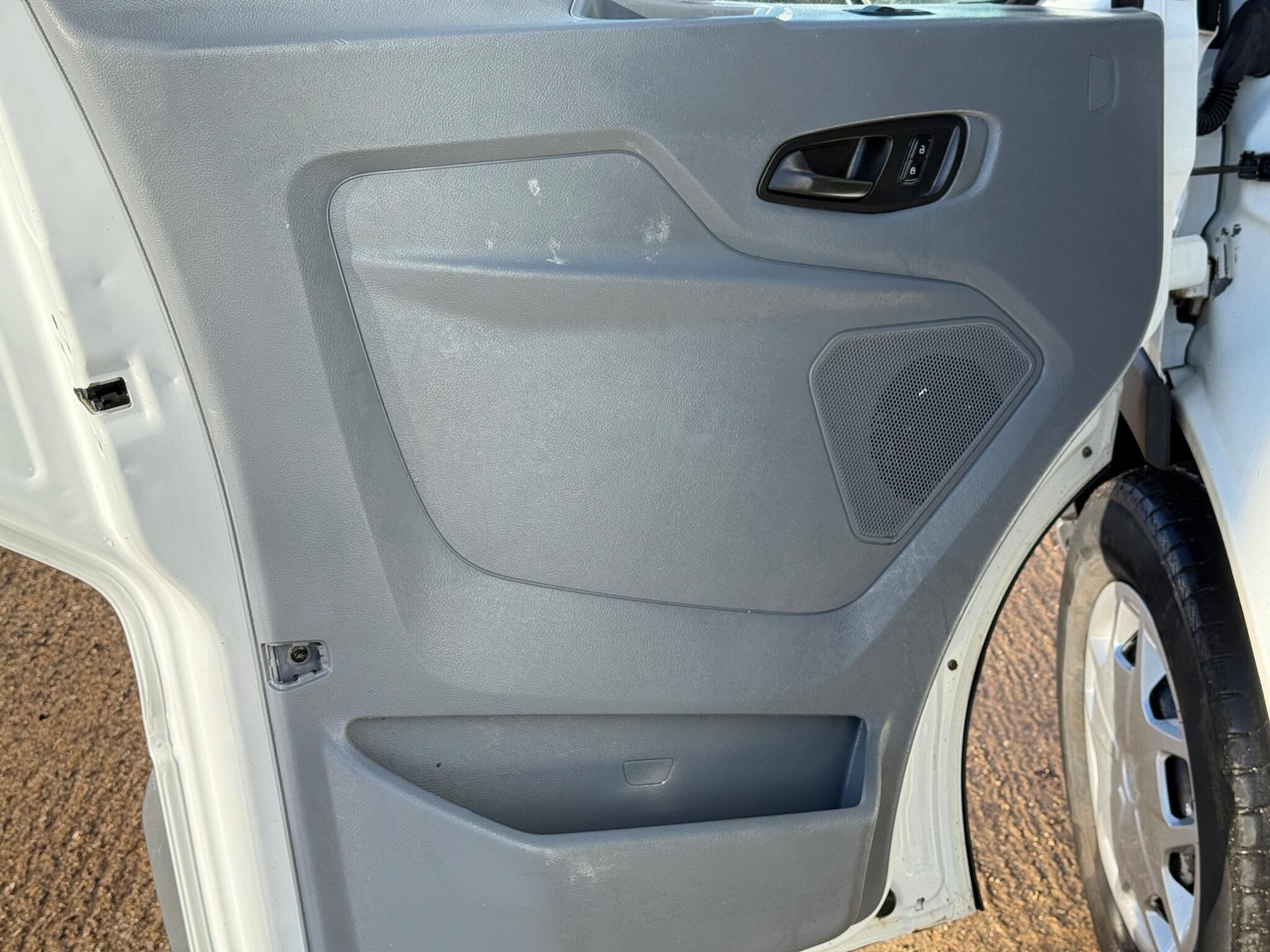 Used Ford Transit 2015 for sale - 77283130: Photo 32