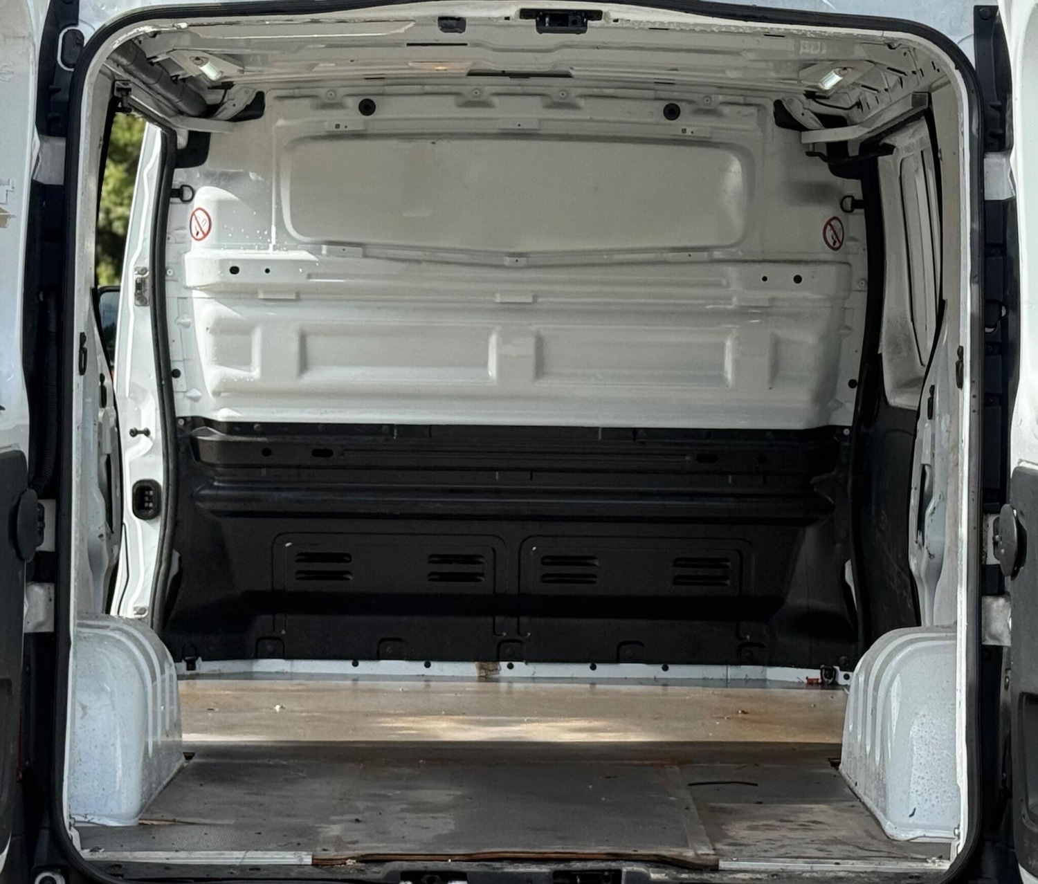 Used Vauxhall Vivaro for sale - 77023533: Photo 31