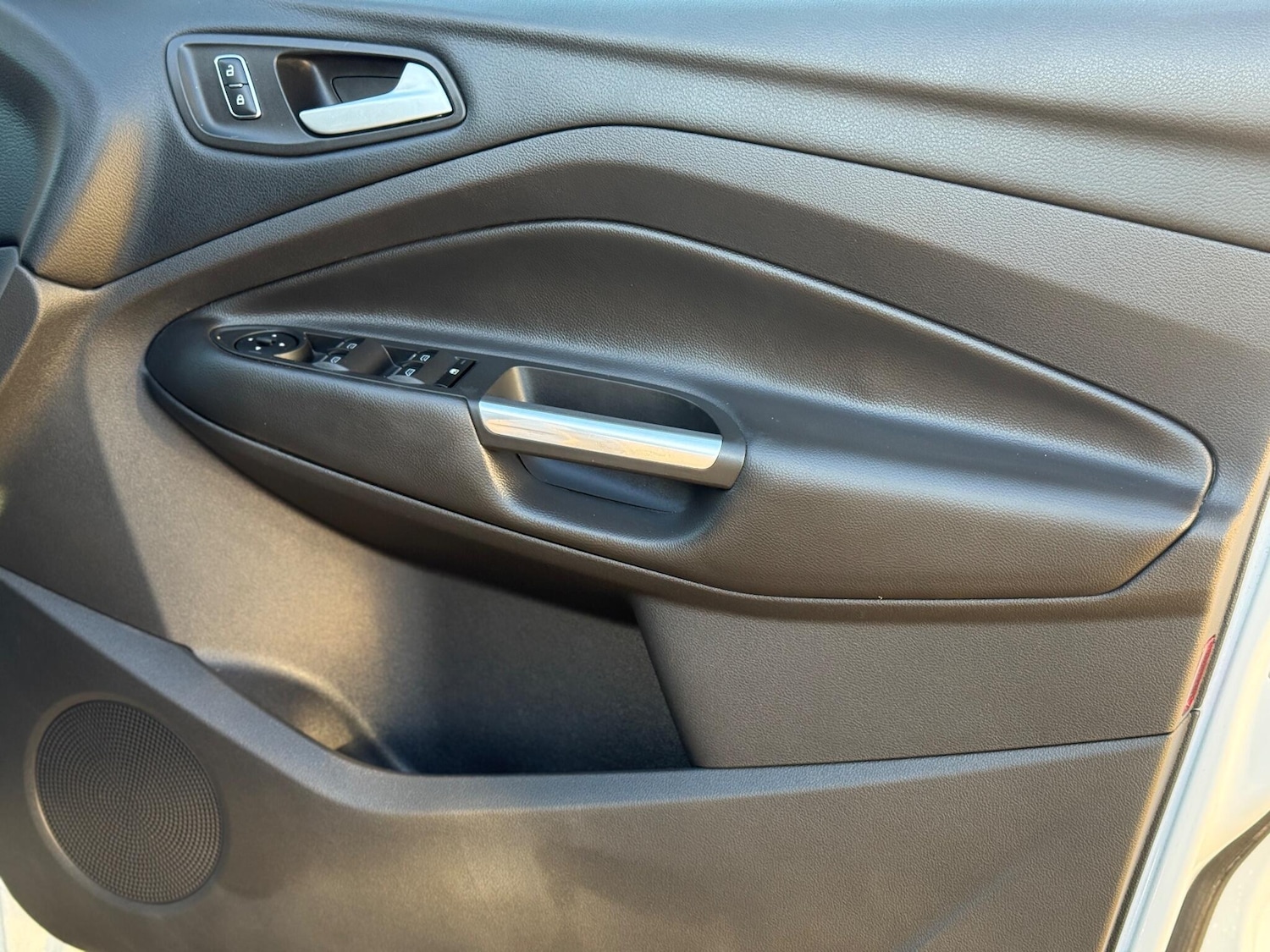 Used Ford Kuga 2016 for sale - 76711952: Photo 33