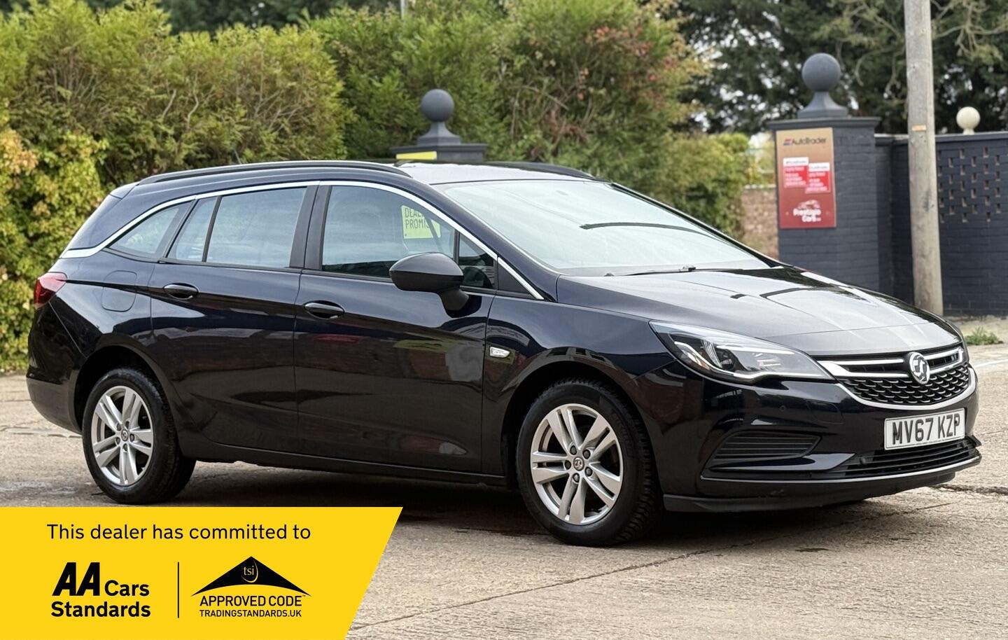 Used Vauxhall Astra 2017 for sale - 76346853: Photo 1