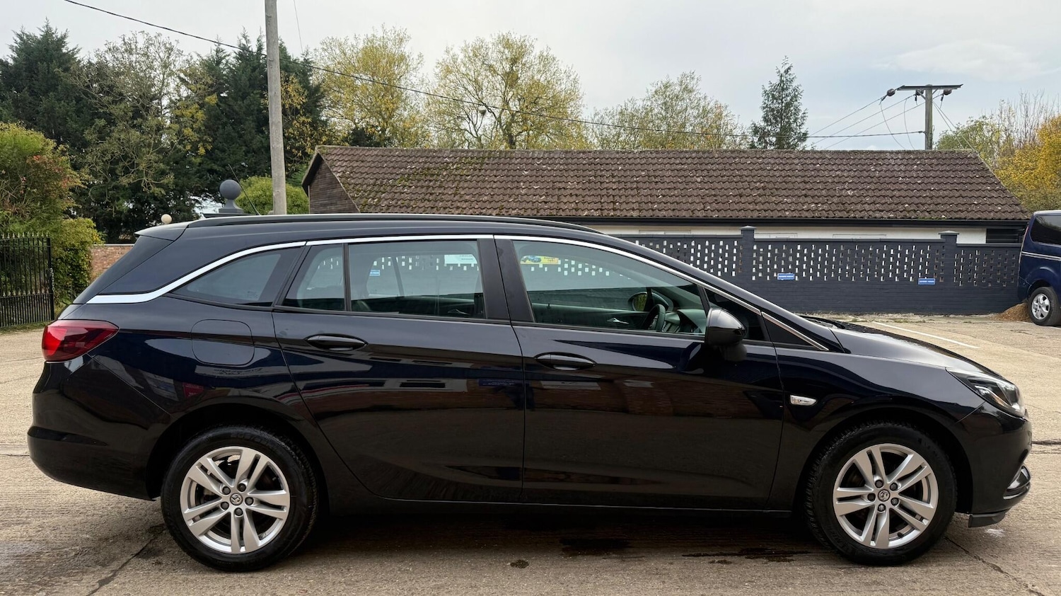 Used Vauxhall Astra 2017 for sale - 76346853: Photo 12
