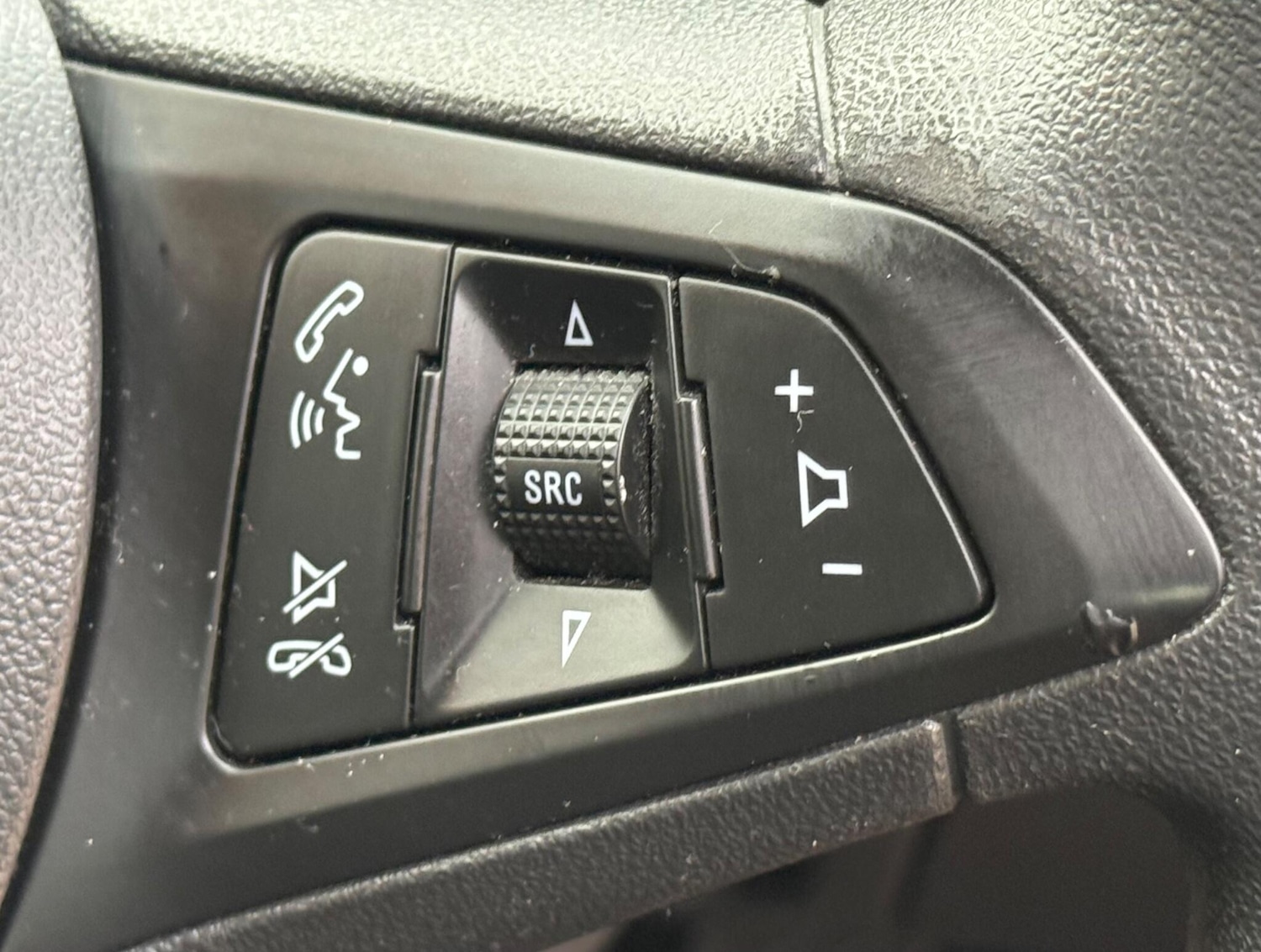 Used Vauxhall Astra 2017 for sale - 76346853: Photo 41