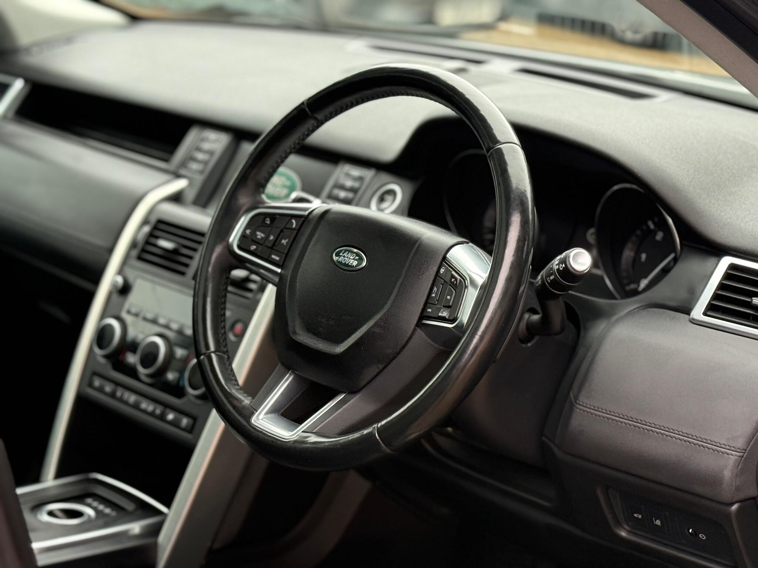 Used Land Rover Discovery Sport 2015 for sale - 76883920: Photo 13