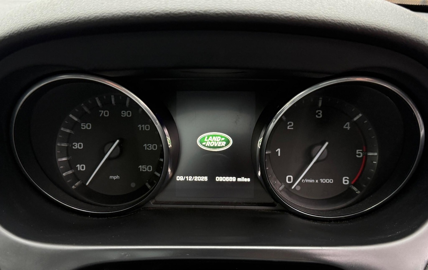 Used Land Rover Discovery Sport 2015 for sale - 76883920: Photo 22