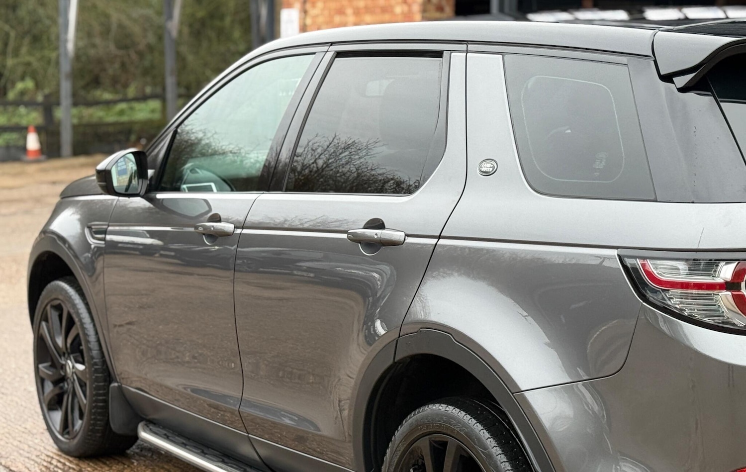 Used Land Rover Discovery Sport 2015 for sale - 76883920: Photo 30