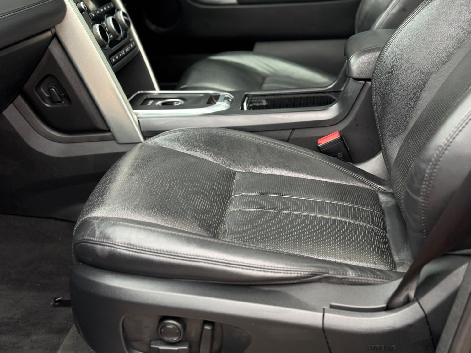 Used Land Rover Discovery Sport 2015 for sale - 76883920: Photo 36